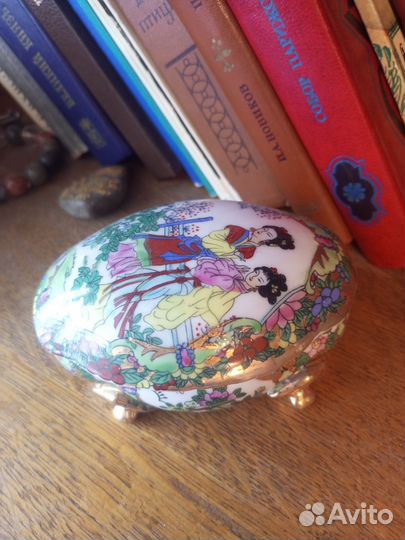 Шкатулка фарфоровая для украшений