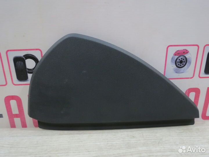 Накладка торпедо левая Skoda Rapid
