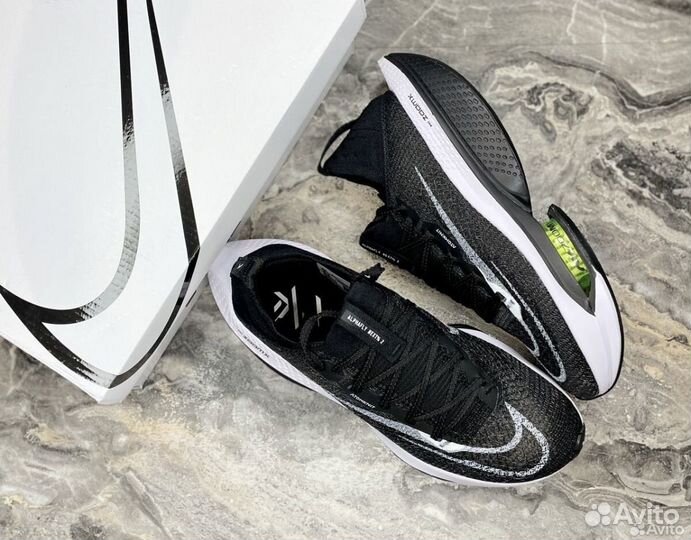 Кроссовки женские Nike 39