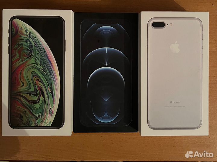 Коробки от телефона Apple