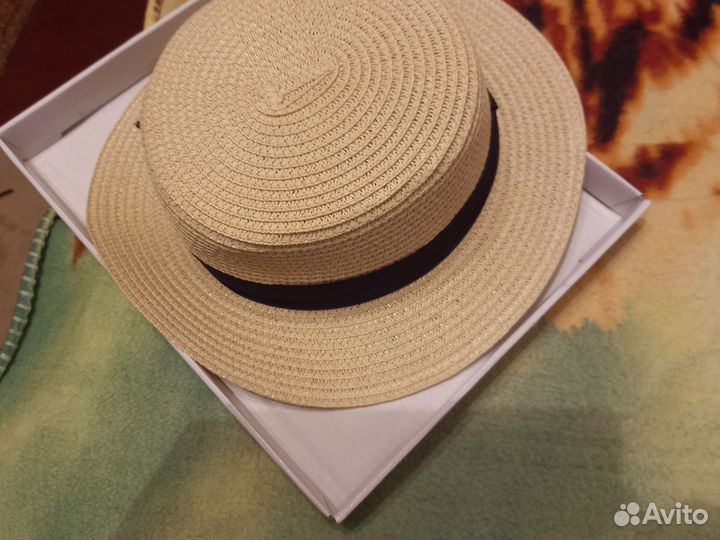 Женская новая шляпка в ситиле Коко Шанель