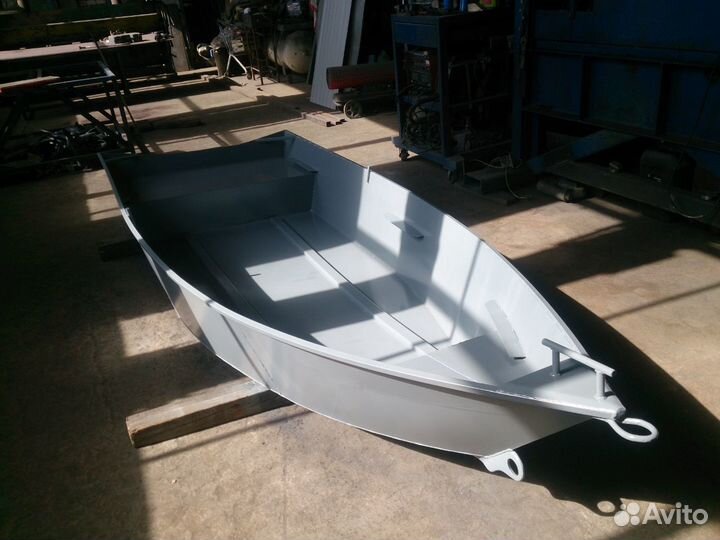 Металлическая лодка