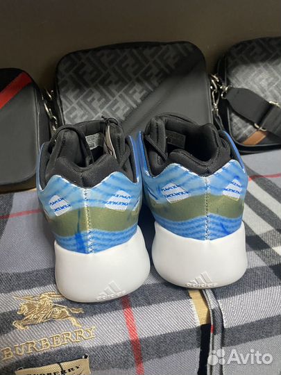 Кроссовки Adidas yeezy boost 700