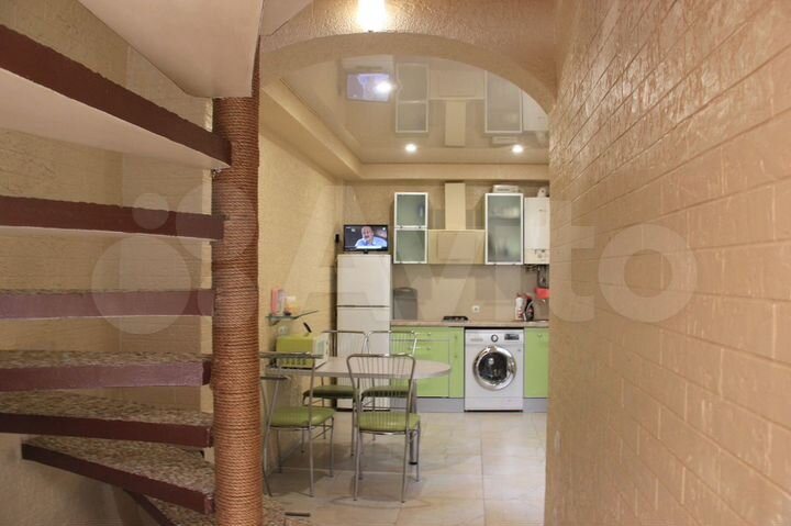 2-к. квартира, 42 м², 1/2 эт.