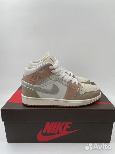 Кроссовки Nike Air Jordan 1