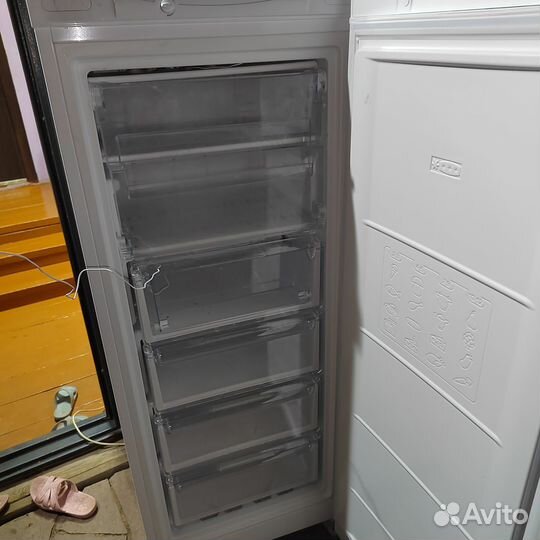 Морозильная камера (Indesit)