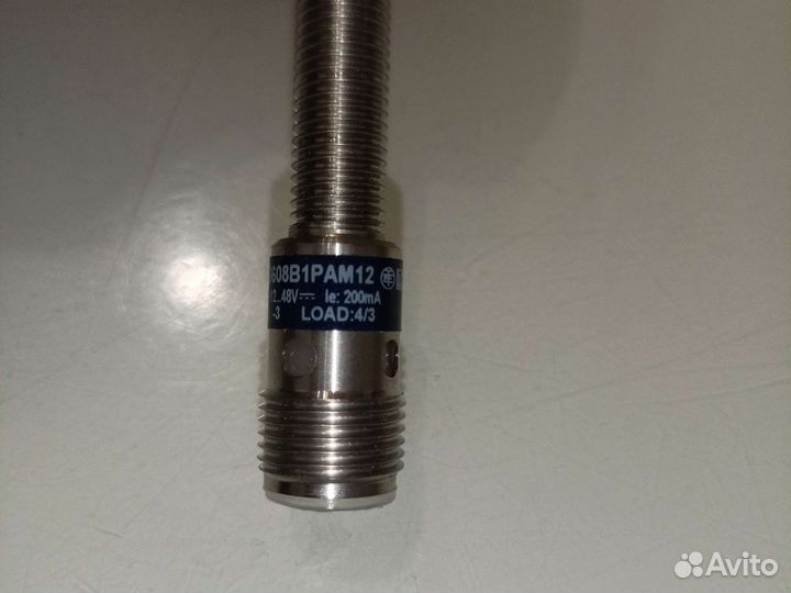 Индуктивный датчик XS608B1PAM12