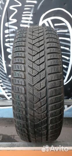 Pirelli Winter Sottozero 3 215/65 R16