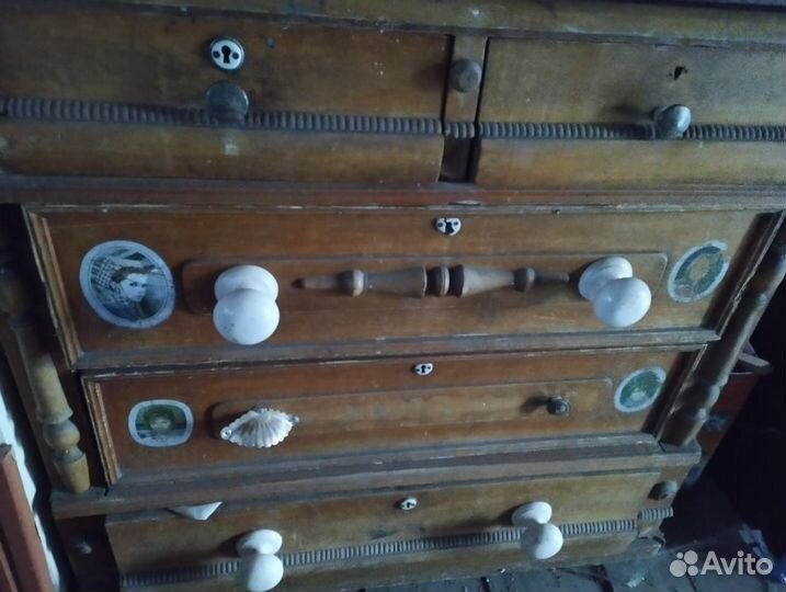 Старый комод
