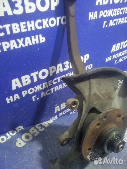 Передний левый поворотный кулак Mercedes-Benz W202