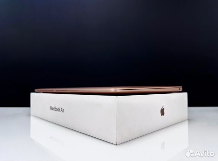 MacBook Air M1 8/256Gb Gold (Почти новый)