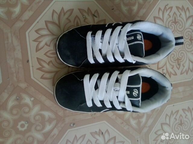 Кроссовки на роликах heelys