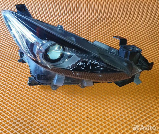 Фара правая в сборе Mazda 3 BM