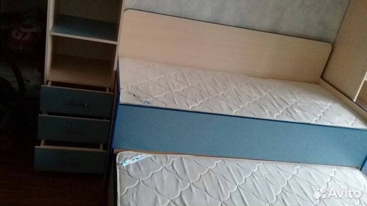 Кровать двухярусная выдвижная со шкафами