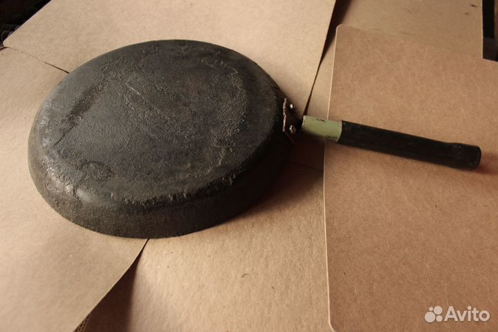 Чугунная сковорода