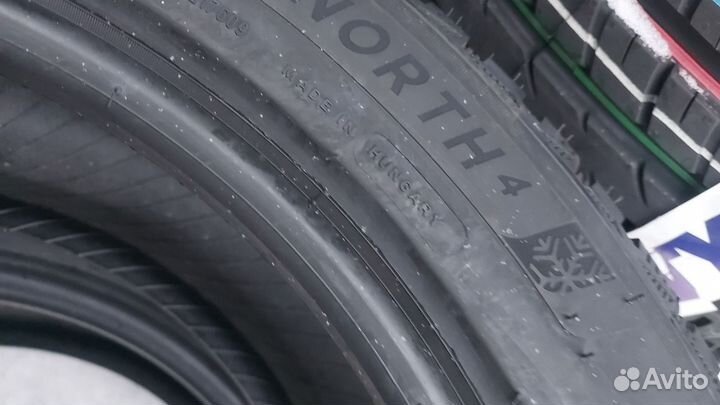 Michelin X-Ice North 4 SUV 255/45 R19 104H