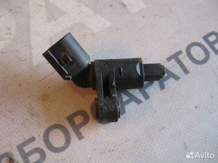 Датчик ABS передний правый Skoda Octavia Tour