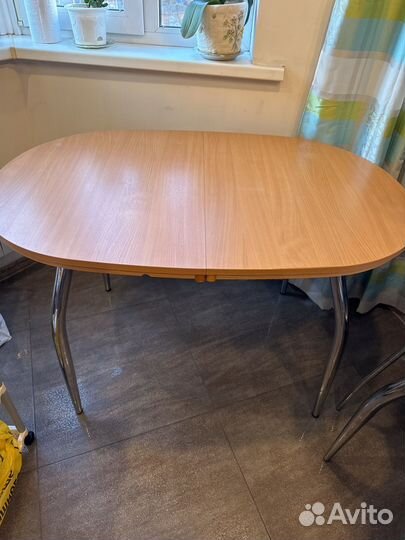 Кухонный стол со стульями бу 2 шт