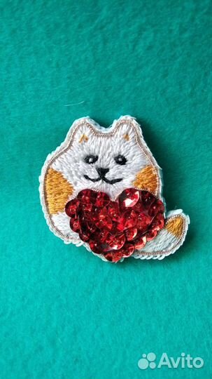 Брошь-значок