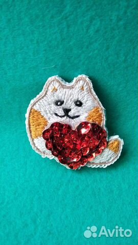 Брошь-значок