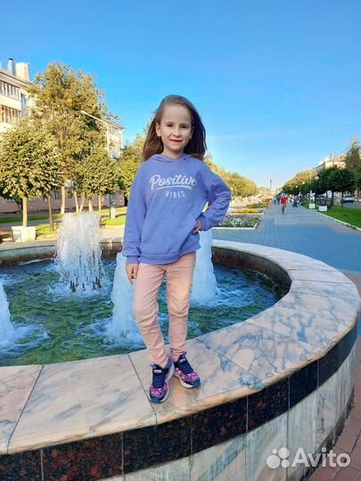 Джинсы на девочку 122