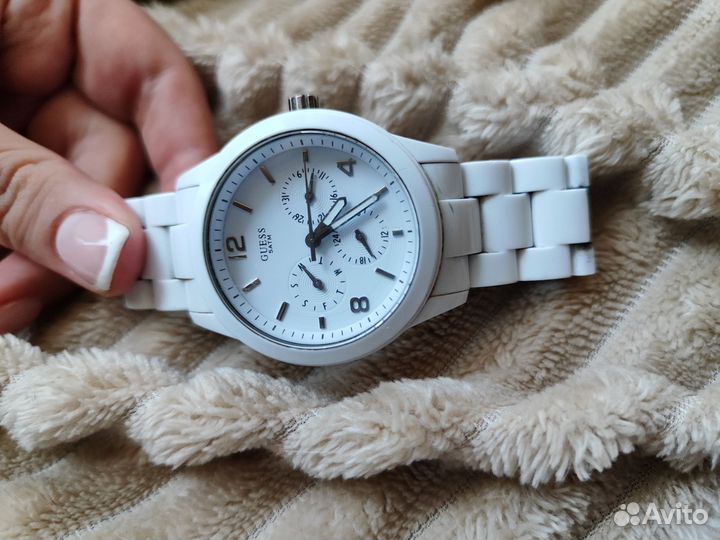 Наручные часы guess