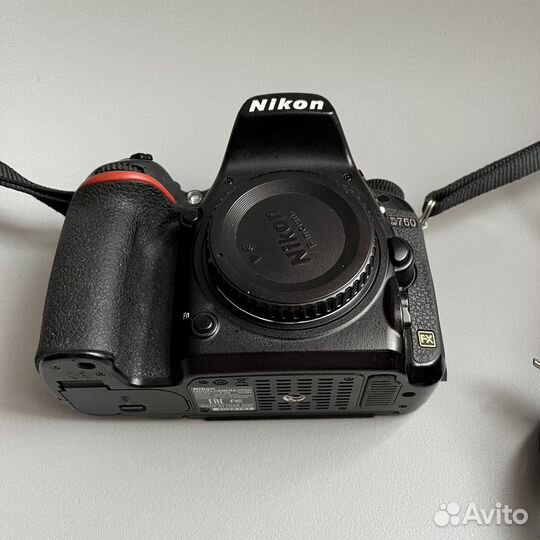 Зеркальный фотоаппарат nikon D750 body