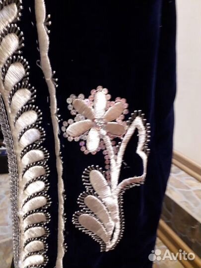 Узбекский национальный праздничный халат с чалмой