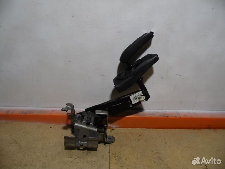 Ручка ручника Пежо 308