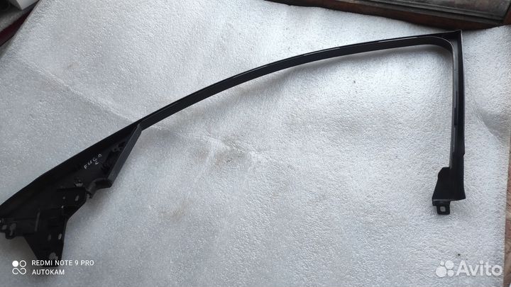 Рамка стекла двери Nissan Fuga y51