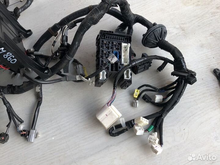 Lexus LX570 Проводка моторного отсека