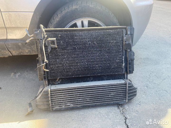 Радиатор BMW X3 e83