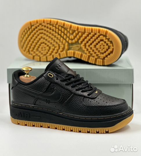 Кроссовки Nike Air Force 1 Lux