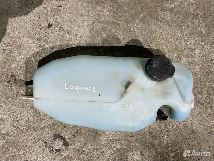 Бачок омывателя лобового стекла Renault Logan II