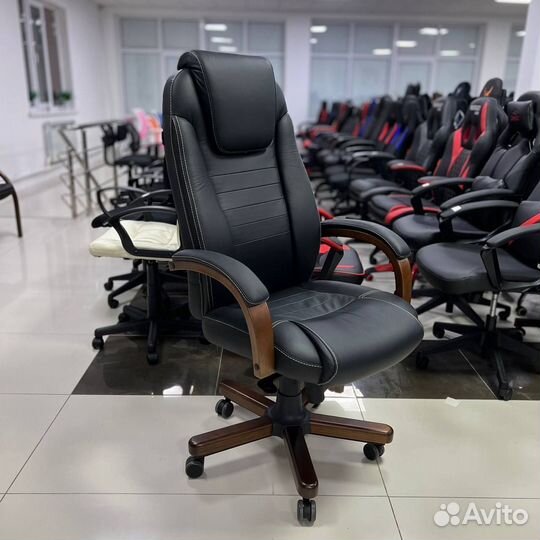 Кресло для руководителя T-9923 (цвета)