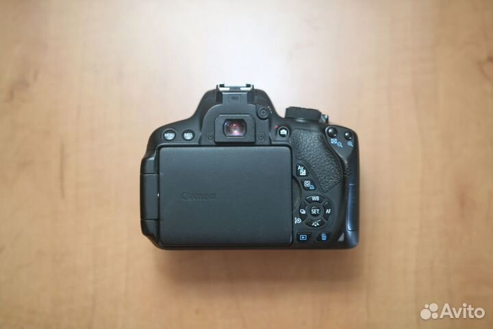 Canon eos 700D