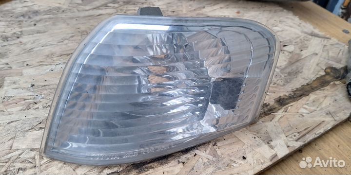 Габаритные огни Toyota ae110