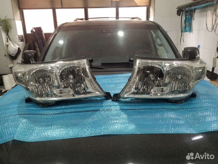 Фары на Toyota Land Cruiser 200