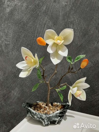 Искусственный цветок