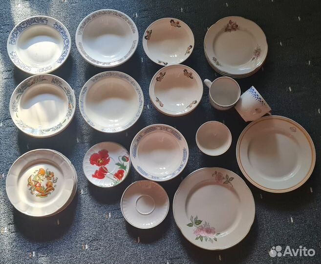 Столовая посуда тарелки блюдца кружки