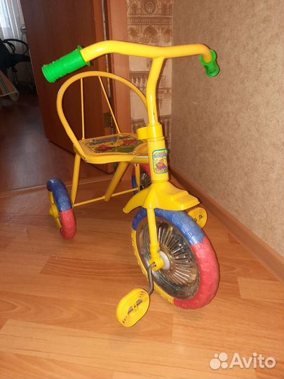 Трехколесный велосипед