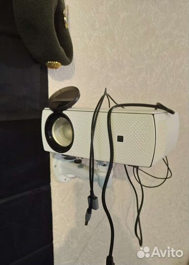 Проектор и экран