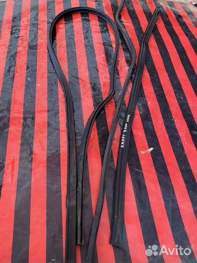 Уплотнитель капота Мерседес ml164