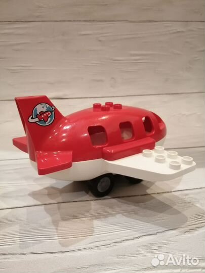 Самолёт красный лего дупло