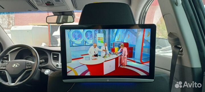 Навесной монитор 10,6