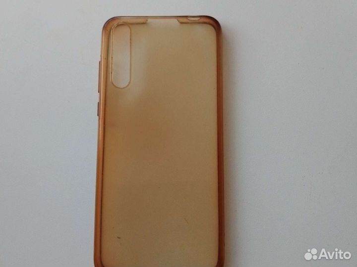 Чехлы на телефоны