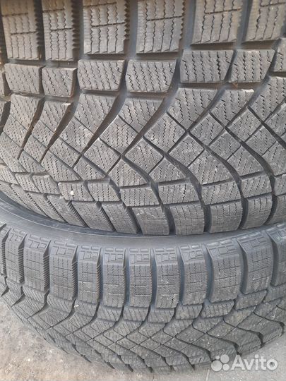 Pirelli Ice Zero FR SUV 285/60 R18 116T