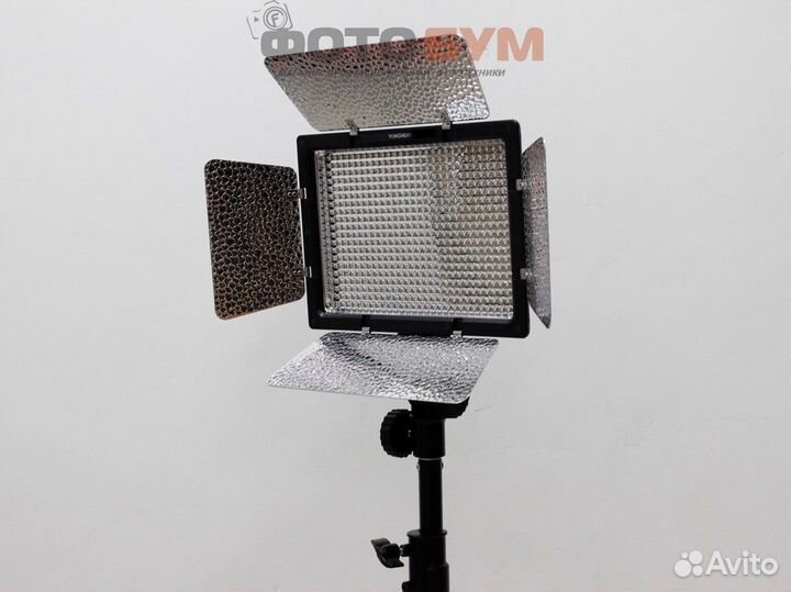 Видеосвет YongNuo + Стойка 2,6м