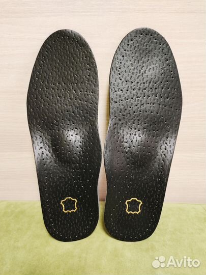 Стельки ортопедические черного цвета кожаные