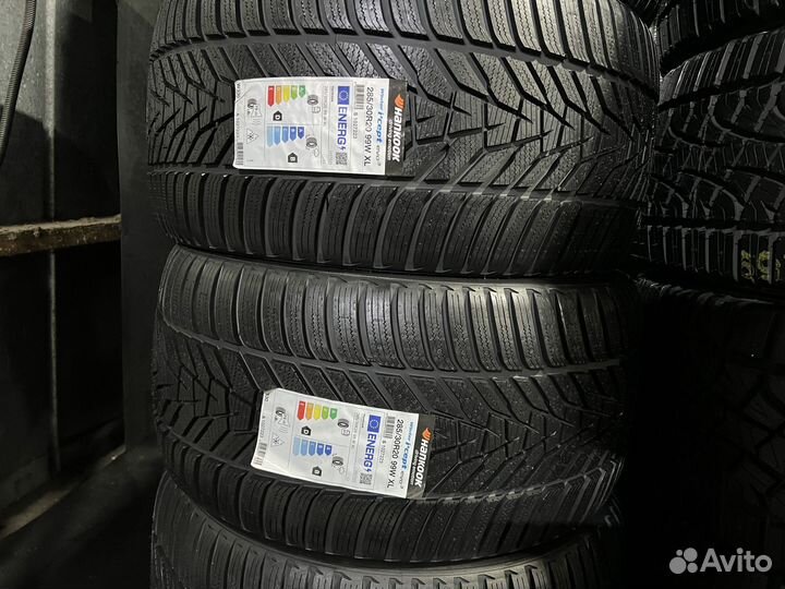 Hankook Winter I'Cept Evo 3 W330 285/30 R20 и 275/35 R19 98W